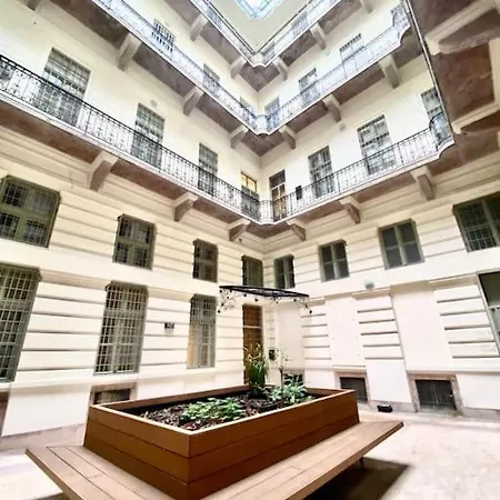 Spacious Andrassy *